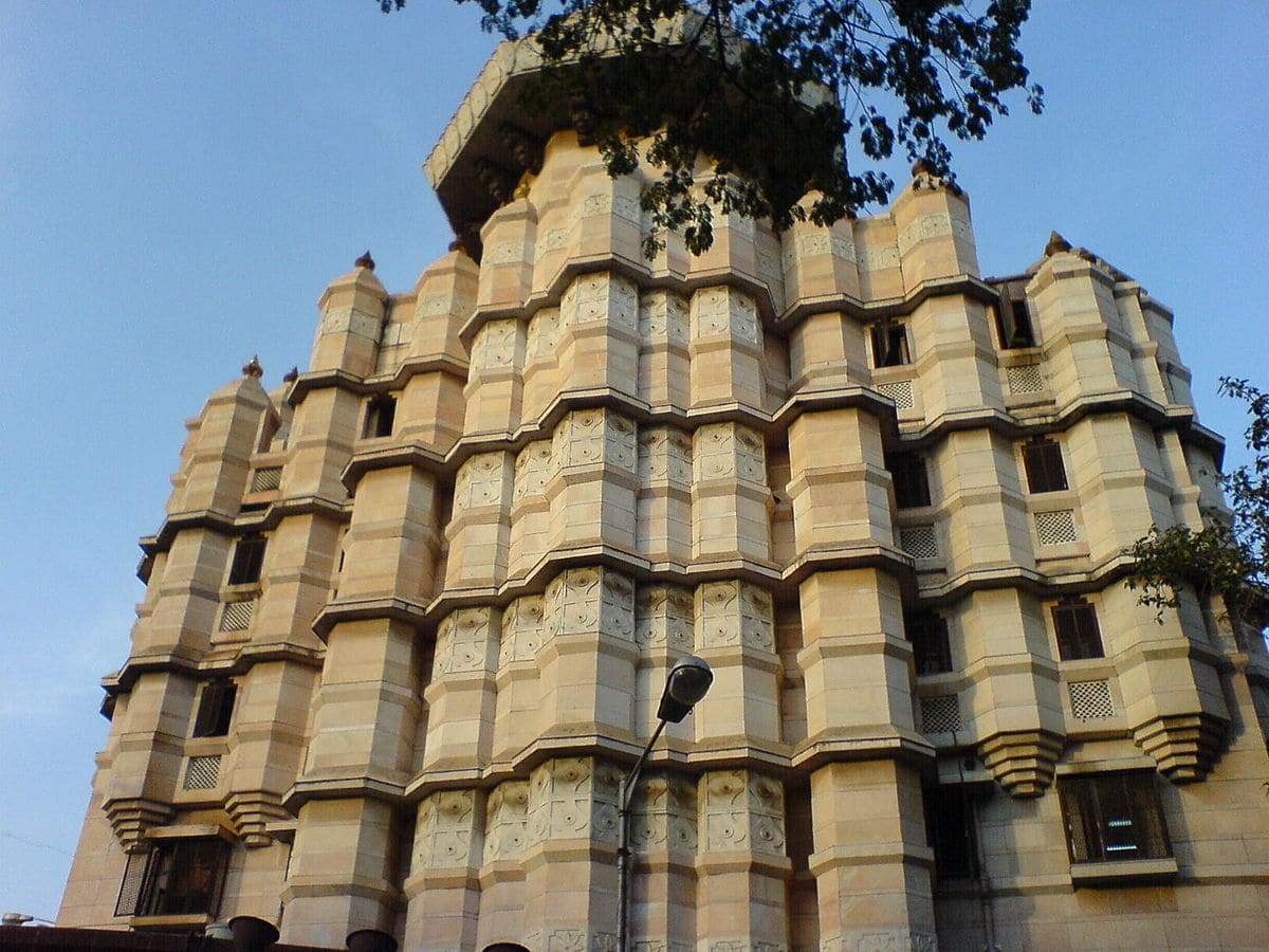  images/Siddhivinayak Temple4.jpg